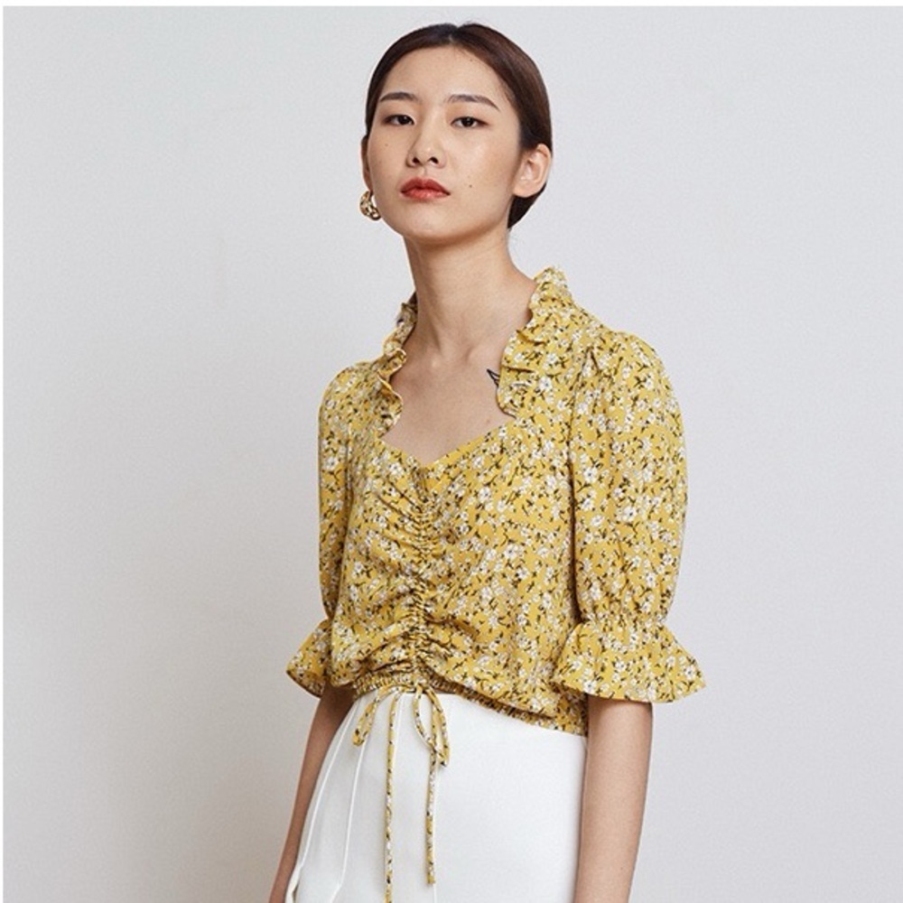 Yellow and white floral ruffle crop top with ruffle detail Size S
